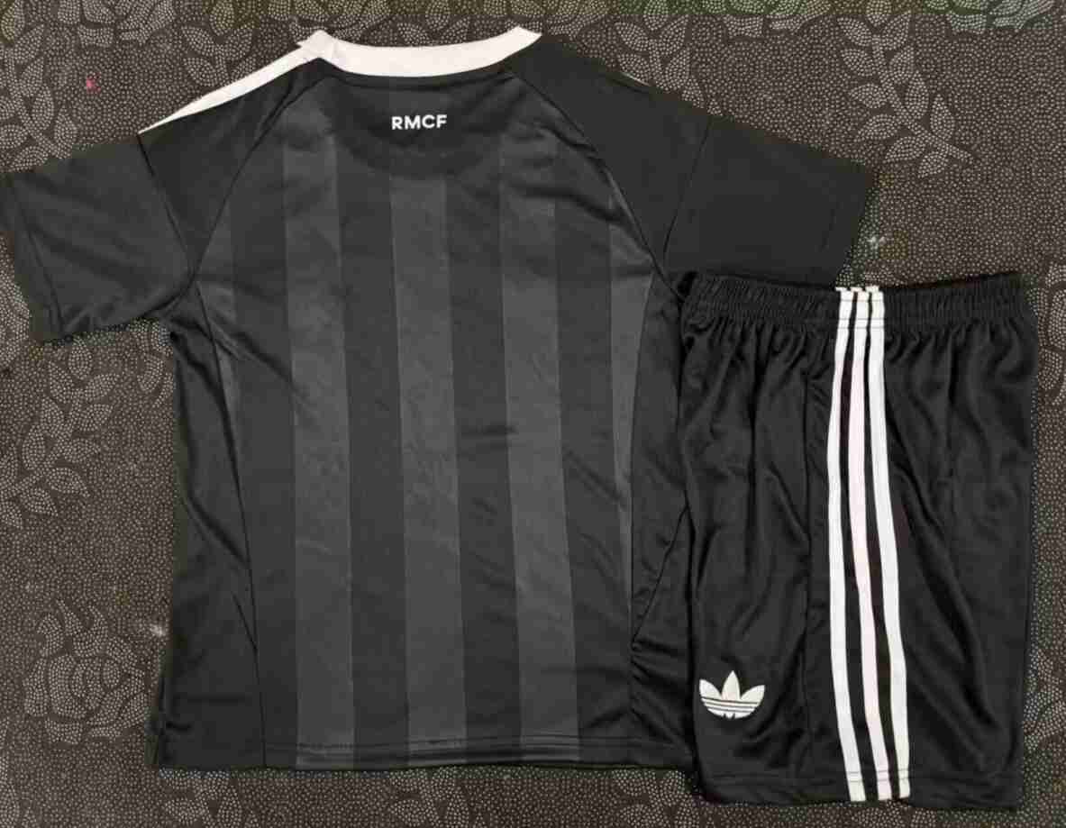 Maglia Calcio Real Madrid Set Bambino Portiere 2025 2026 Nero_1