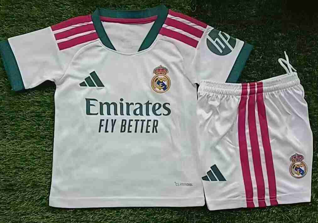 Maglia Calcio Real Madrid Set Bambino Prima 2026 2027 Maglia Calcio Real Madrid Set Bambino Prima 2026 2027
